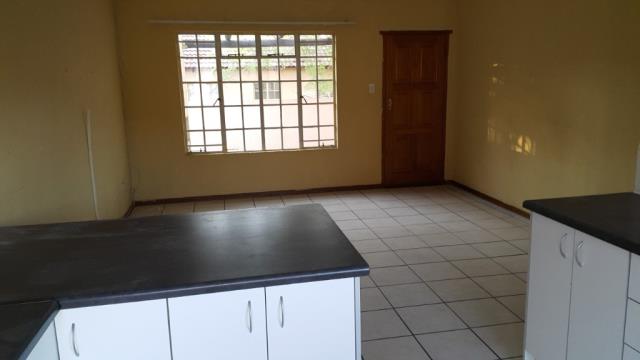 Townhouse For Sale in BENDOR, POLOKWANE(PIETERSBURG) Picture 4