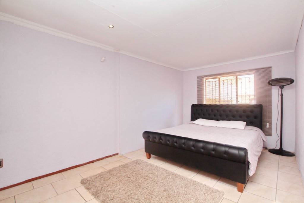 House For Sale in COSMO CITY, RANDBURG Picture 3