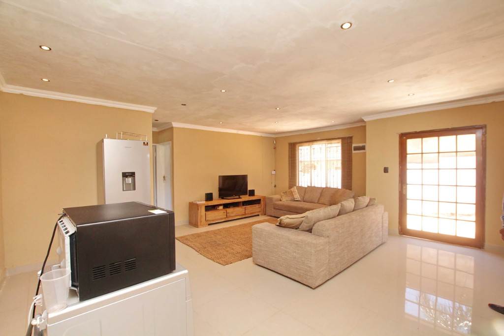 House For Sale in COSMO CITY, RANDBURG Picture 8