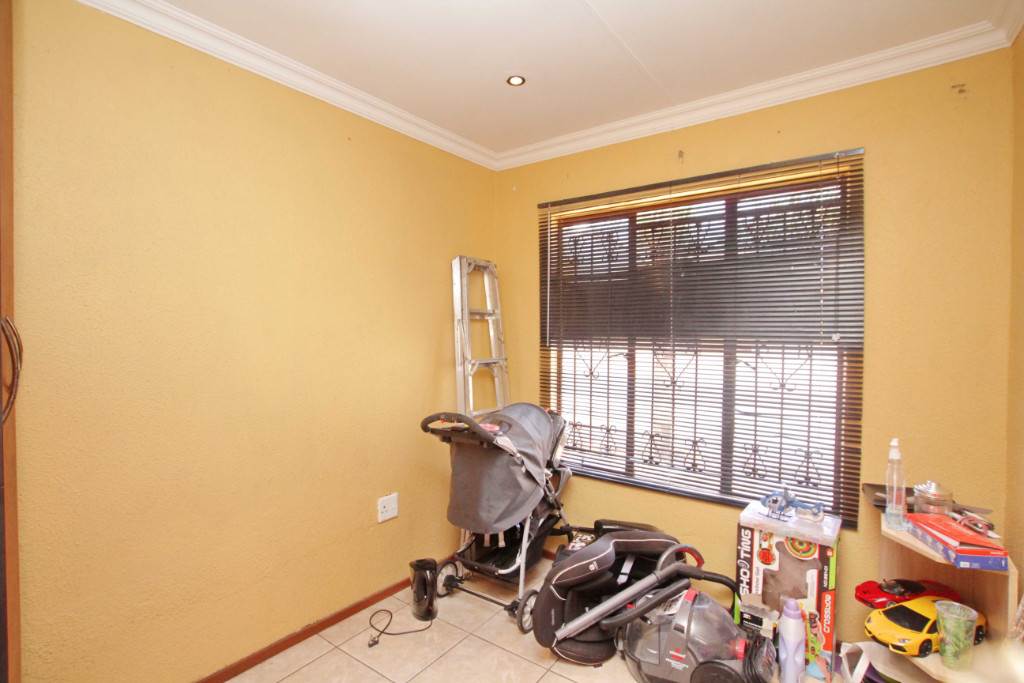 House For Sale in COSMO CITY, RANDBURG Picture 6