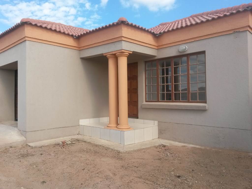 Emdo Park House For Sale in EMDO PARK, POLOKWANE(PIETERSBURG) was listed for R984,000.00 on 5