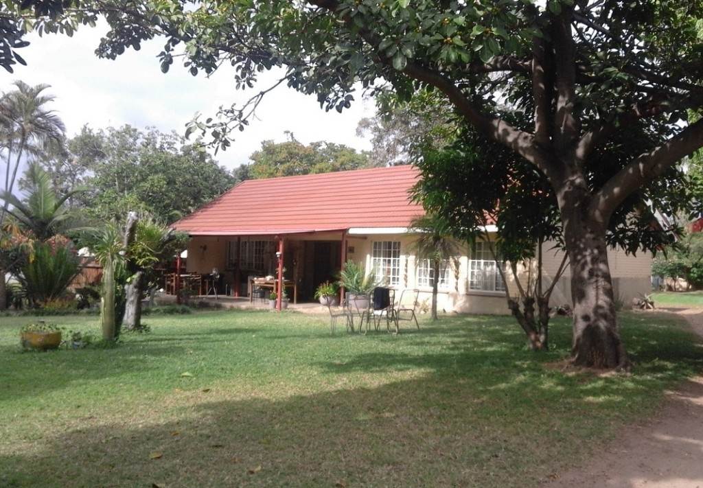 Farm For Sale in GUERNSEY, HOEDSPRUIT Picture 2