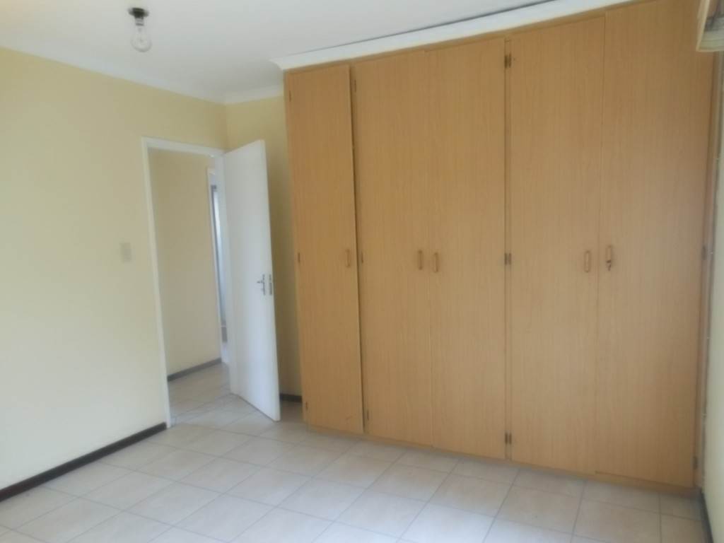 Townhouse For Sale in UITSIG, BLOEMFONTEIN Picture 8