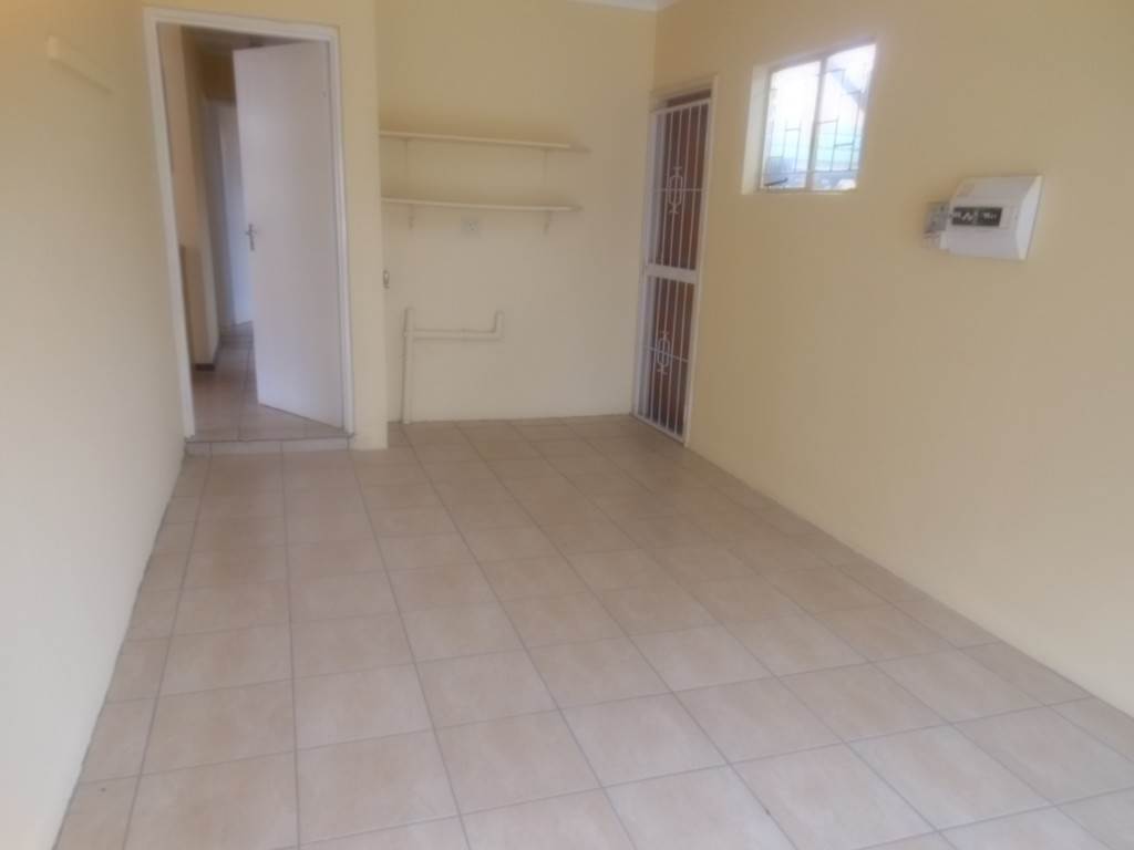 Townhouse For Sale in UITSIG, BLOEMFONTEIN Picture 6