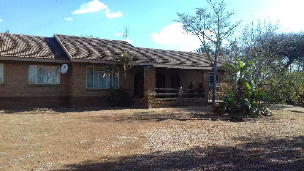 House For Sale in BENDOR, POLOKWANE(PIETERSBURG) Picture 2