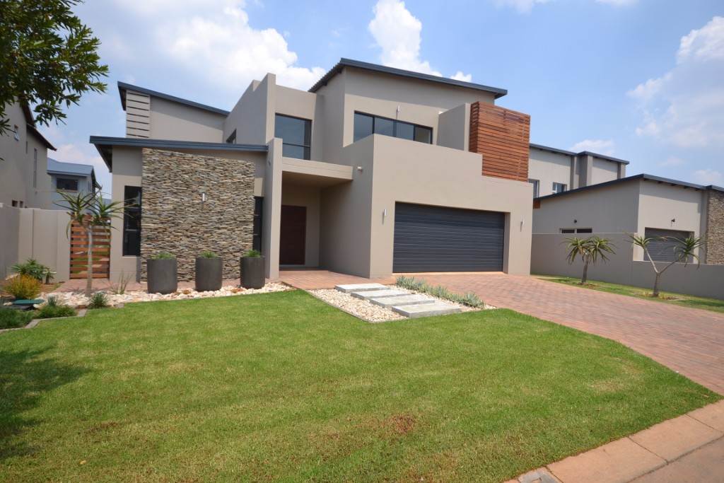 Property and Houses for sale in Olympus, House, 4 Bedrooms - ZAR 3,430,000 Property and Houses for sale in Olympus, House, 4 Bedrooms - ZAR 3,430,000