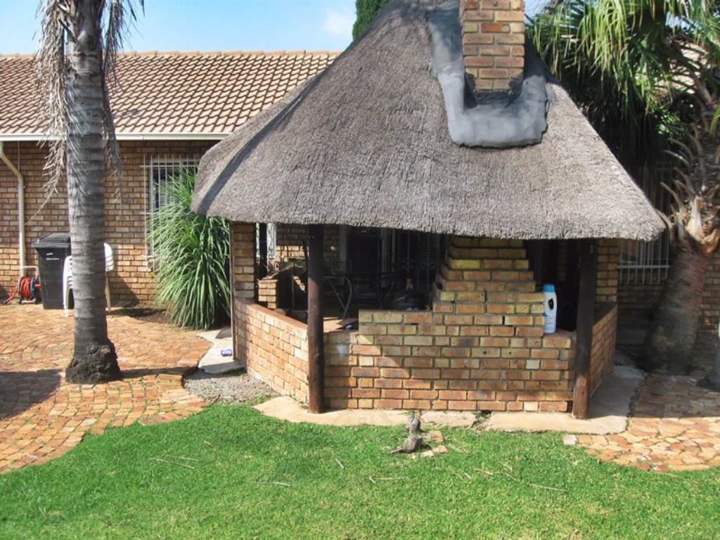 House For Sale in IMPALA PARK, BOKSBURG Picture 9