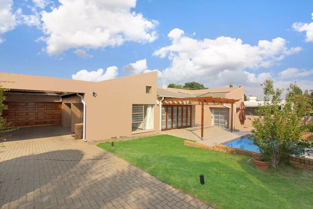 House For Sale in NORTHCLIFF, RANDBURG Picture 1