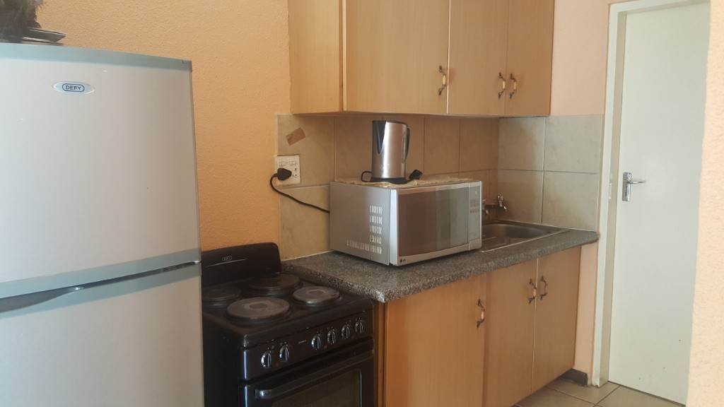 Flat For Sale in BO DORP, POLOKWANE(PIETERSBURG) Picture 3