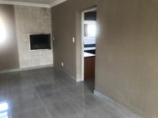 2 Bedroom flat Loung/dining room with BBQ