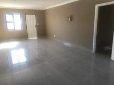 2 Bedroom flat Loung/dining room
